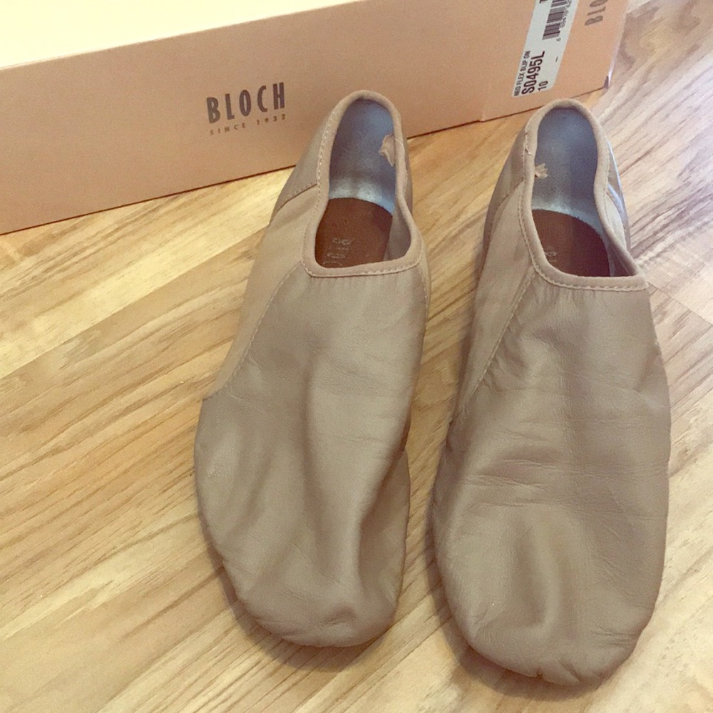 Tan jazz shoes